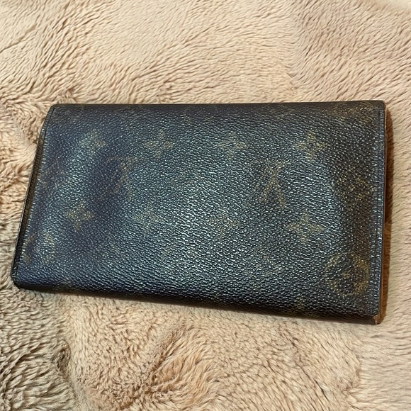 Vintage Louis Vuitton Monogram Sarah Wallet - Picture 5 of 5